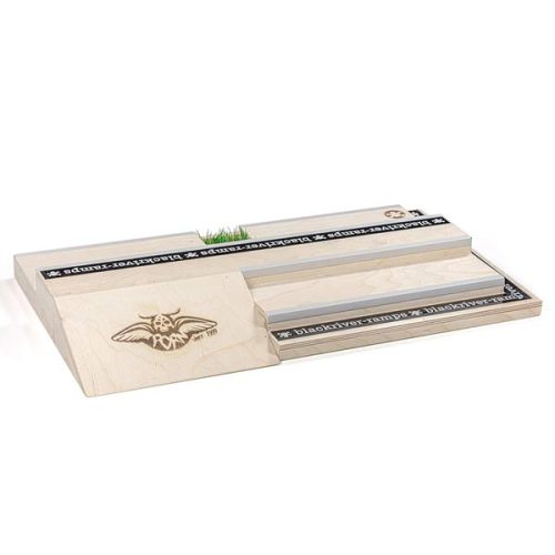 Blackriver Pornstorm Plaza fingerboard ramp