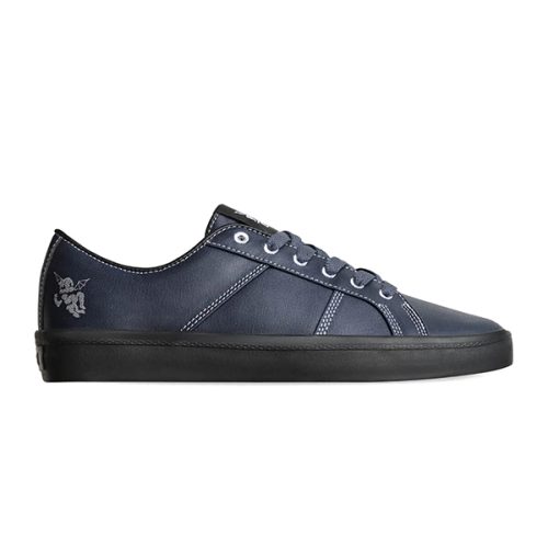 Globe skateboard shoes