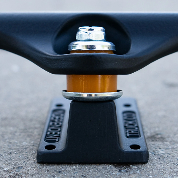 Independent 129 Stage11 Blackout trucks