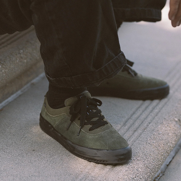 globe melbek olive/black shoes